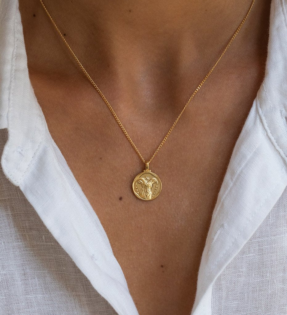 KIRSTIN ASH - Capricorn Zodiac Gold Vermeil Necklace